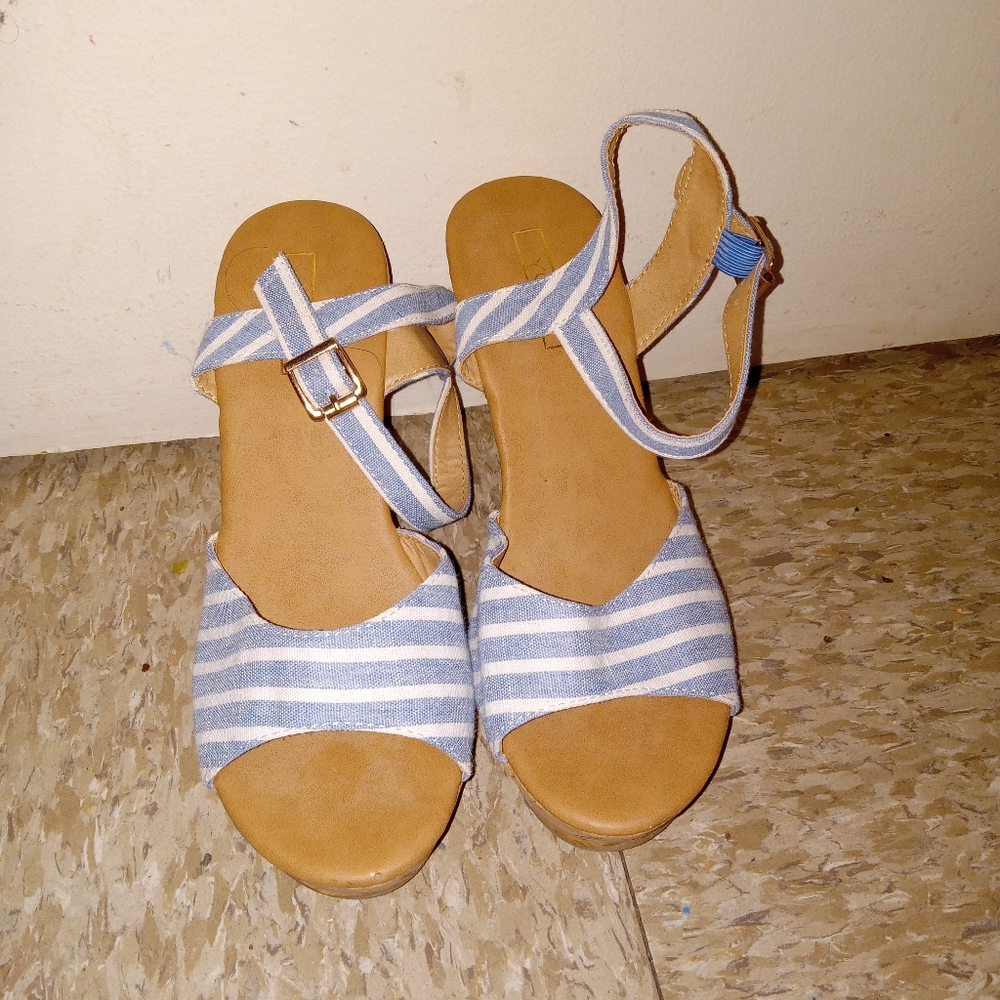 Yoki blue and white stripe wedges